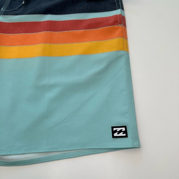 Billabong Spinner Lo Tide 18" Boardshorts NWT Men’s Size 32 - Picture 3 of 14